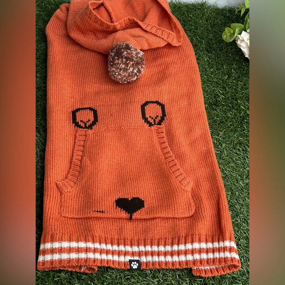 Duke & Daisy Sweater size Large new with tags pet clothes, orange rust hoodie M